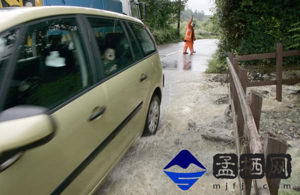 天气警告:道路使用者须格外小心