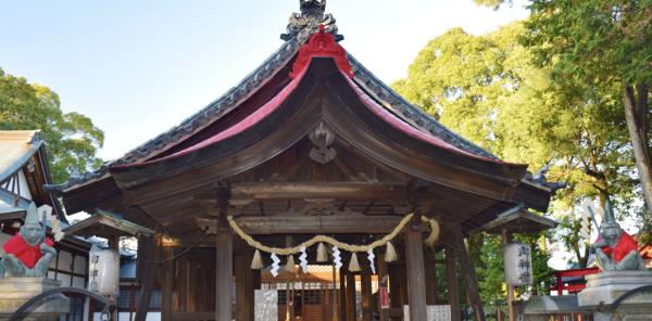 日吉神社(Hiyoshi Shrine)有重要的历史意义，还有古怪的猴子雕像等等