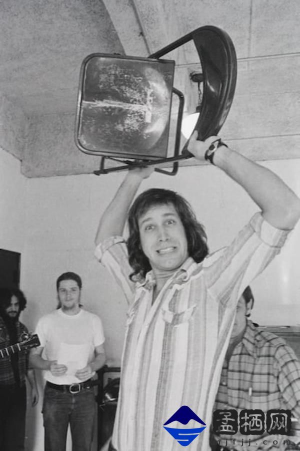 A young Chevy Chase in New York in 1973.